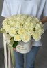 Композиция в коробке с белыми розами (31шт) 73 в Липецке