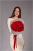 Красные розы 60см в упаковке Туман (15шт) 810