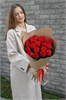 Красные розы в крафте (21шт) 149226 в Липецке